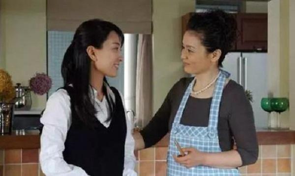 女子結婚7年剛懷孩子，婆家人卻逼她打掉，一張紙解釋了原因