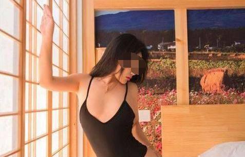 婆婆送我一老氣的包，我直接轉手送人，第二天對方連忙送還