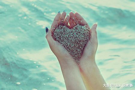 離婚三年後，女子笑著給前夫發信息：得知你過得不好，我很欣慰
