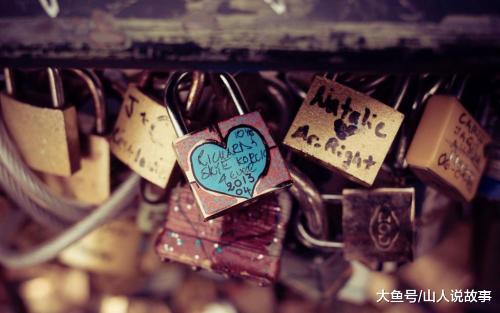 離婚三年後，女子笑著給前夫發信息：得知你過得不好，我很欣慰
