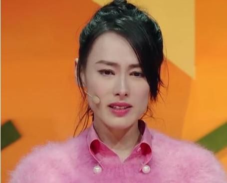 吳佩慈梁洛施同樣嫁入豪門生了三個孩子，網友：一個可憐一個可敬！