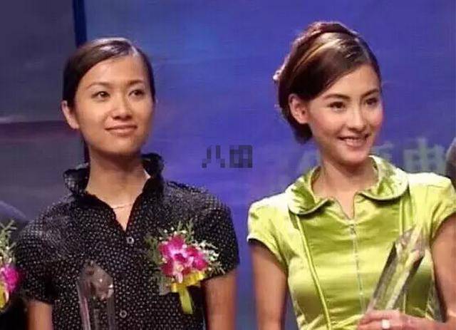 佘詩曼黎姿罕見同框照，張柏芝臉小一大圈，旁邊胡杏兒完全認不出