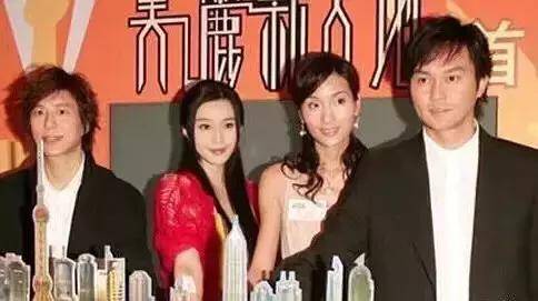 佘詩曼黎姿罕見同框照，張柏芝臉小一大圈，旁邊胡杏兒完全認不出
