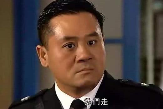 他表面跑了20年龍套，實則是身家億萬富翁，網歎：真的太低調