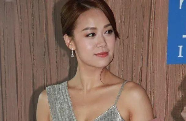 發起萬人聯署「驅狐行動」！要求TVB立即終止與黃心穎合約！
