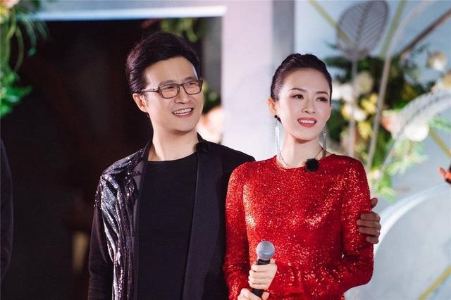 《妻子》團夫婦合體亮相，袁詠儀藍裙優雅，章子怡亮片紅裙太驚艷！
