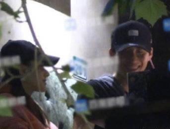 豪門難進！男明星也不例外，賭王三太被問到女兒新戀情全程黑臉，竇驍能輕易吃到「天鵝肉」嗎？