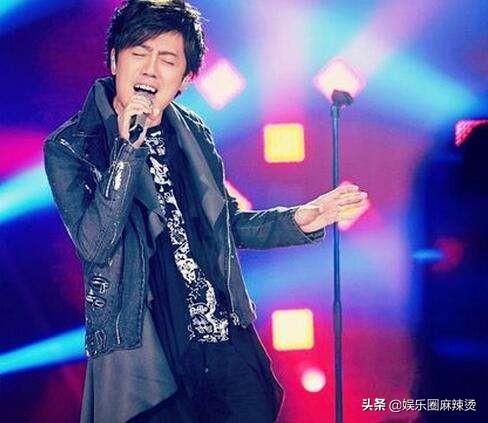 情歌王子也老了，張宇52歲生日曬素顏照，滿頭白髮一臉「老年斑」！！！