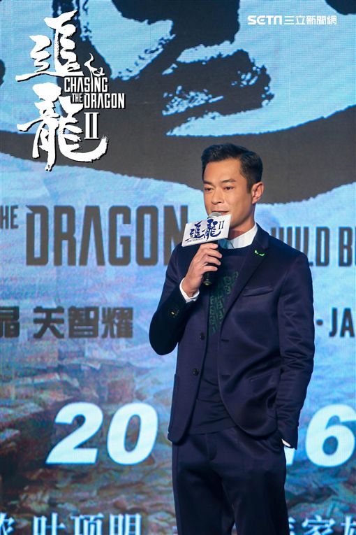 影帝鬥戲吃榴槤！古天樂臥底梁家輝：錢多到可以推起來 
