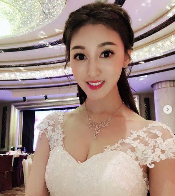 爺孫戀不到一年玩完！27歲港姐何艷娟與67歲富商離婚，男方30億身家難保！
