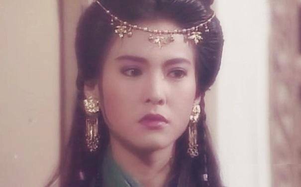 「最美紫衫龍王」，嫁入豪門依舊對吳鎮宇念念不忘