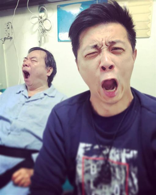 廖峻站起來了！中風四個多月辛苦復健　近照曝光瘦了一大圈