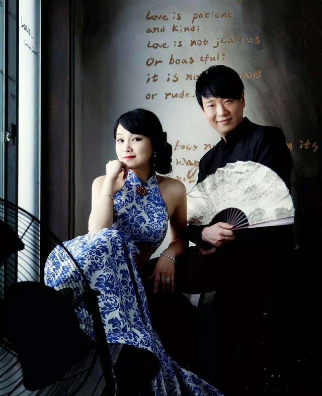 家族顯赫卻甘願在TVB當配角30年，老婆竟是50歲的單親媽媽！