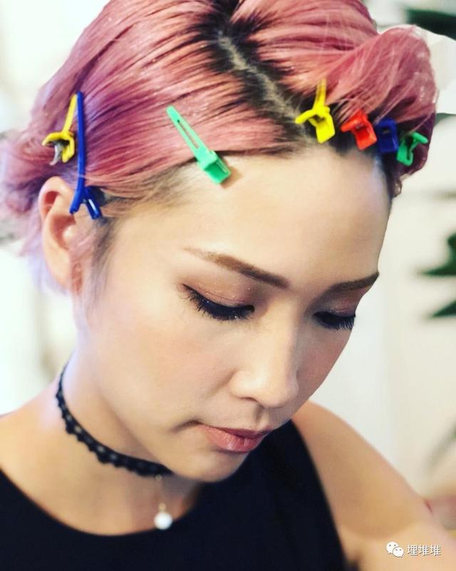 她是《鐵探》大boss？染髮26次只為演好配角的她是香港文藝片女王！