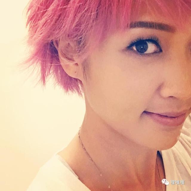 她是《鐵探》大boss？染髮26次只為演好配角的她是香港文藝片女王！