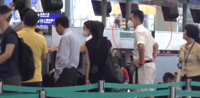 陳豪一家準備出發旅遊，去到機場因證件過期，最後只能敗興而歸!