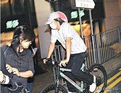 娛樂圈大佬，洪金寶的車，王晶的車，周潤發的車，都完敗給了星爺
