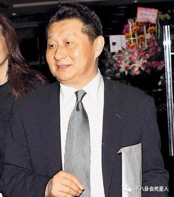 「丈夫公開外遇」為兒女苦撐31年豪門生活　「55歲離婚再嫁富商」終於收穫幸福
