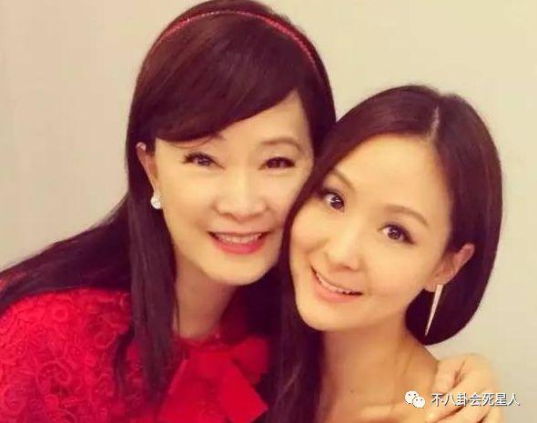 「丈夫公開外遇」為兒女苦撐31年豪門生活　「55歲離婚再嫁富商」終於收穫幸福