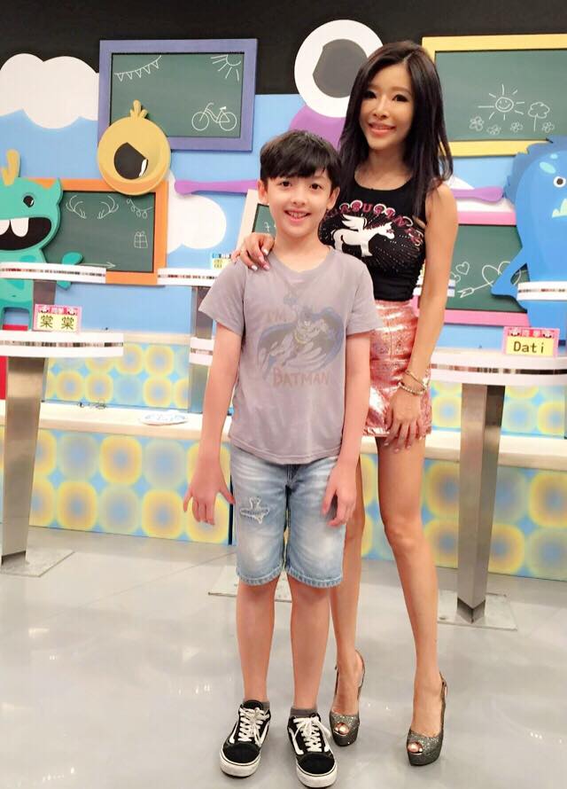 李愛綺婚後超幸福！洋尪買房「接嶽父母同住」幫她圓夢　7口三代同堂人人稱羨