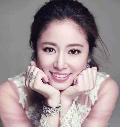 42歲林心如與39歲陳喬恩對比，卻有這麼大的差距，霍建華眼光犀利!