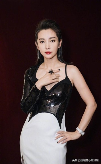 (年過40還沒人娶的13位女星，個個都國色天香，你最想把誰娶回家？