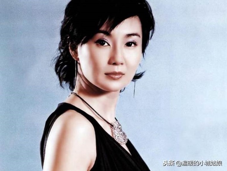 (年過40還沒人娶的13位女星，個個都國色天香，你最想把誰娶回家？