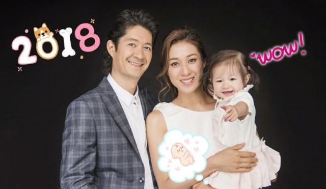 35歲鍾嘉欣攜一雙兒女去見前輩，米雪抱著7個月大Jared好似一家人