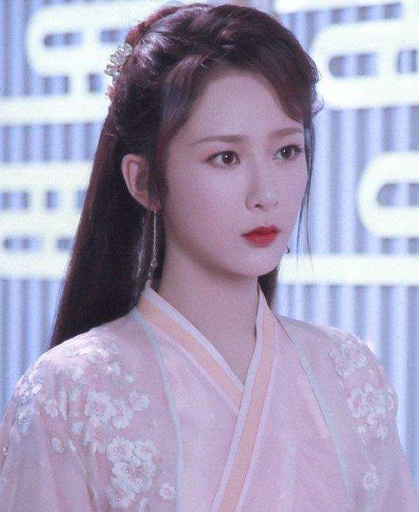 「六界第一美」 楊紫榜上有名，楊冪只能倒數，第一名副其實 
