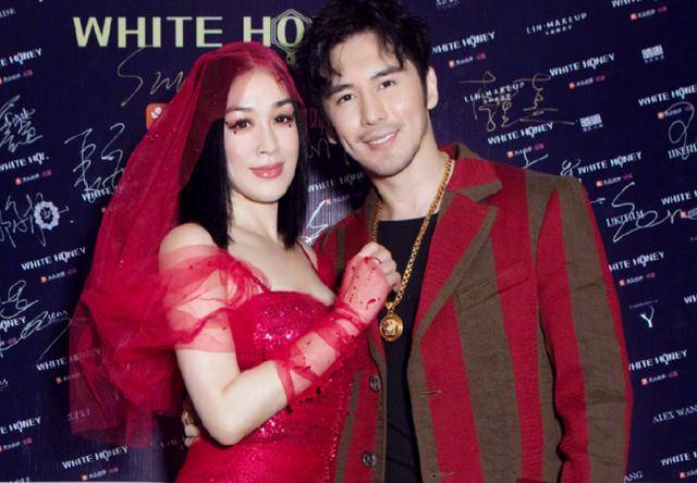 鍾麗緹小女兒終於長大了，眉目清秀楚楚動人，果然遺傳了女神媽媽好氣質