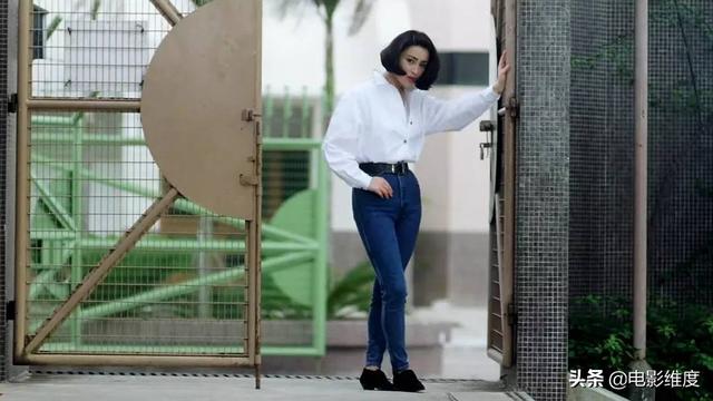 52歲張敏情路坎坷，曾被香港影視大佬向華勝拋棄，如今婚姻幸福！