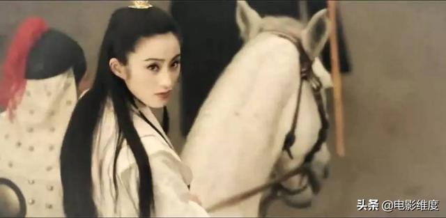 52歲張敏情路坎坷，曾被香港影視大佬向華勝拋棄，如今婚姻幸福！