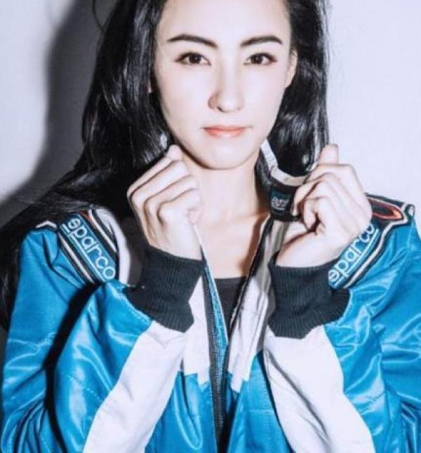 謝霆鋒難得帶兒子遊玩，謝振南卻要找媽媽，相處時間少感情淡泊？