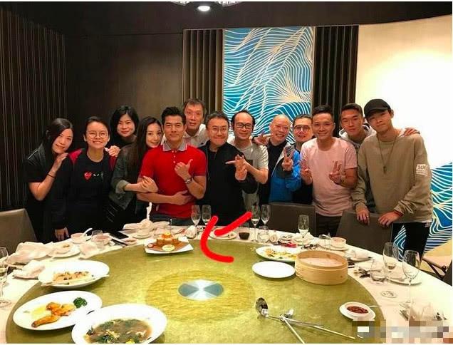 方媛二胎後曬自拍，身材纖細恢復快，郭富城豪宅寬敞大氣顯奢華！