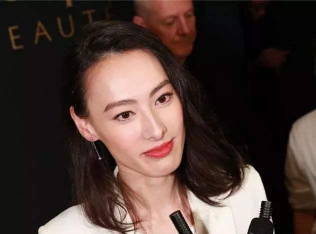 梁洛施母子相擁畫面太溫情，連女首富甘比都感動點贊！