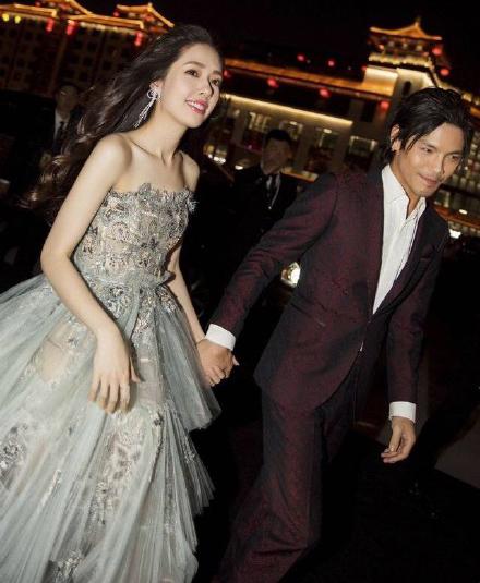 郭碧婷訂婚後「嘟嘴求親親」又上熱搜，她才是真正的豪門好嫁風！