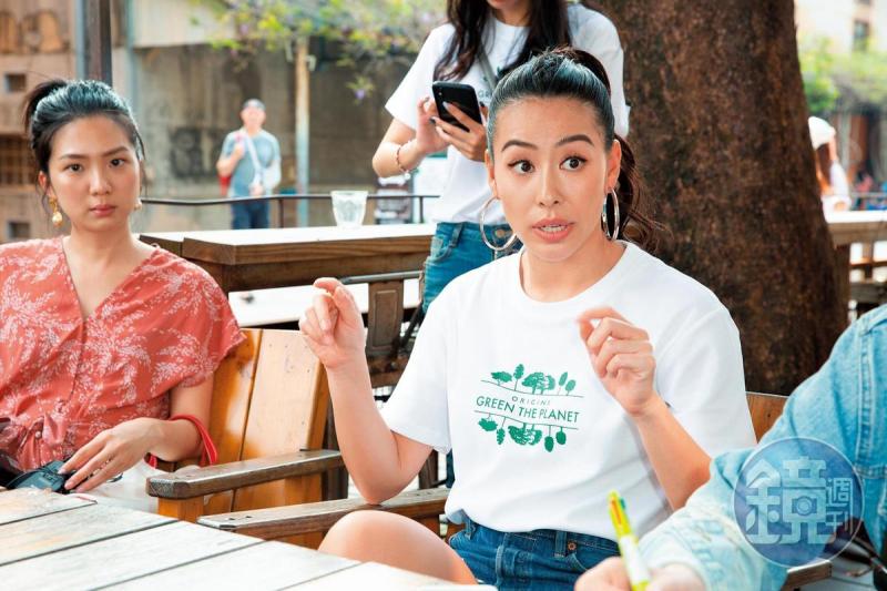 莫允雯逞胸鬥乳　敢穿敢言尺度無極限