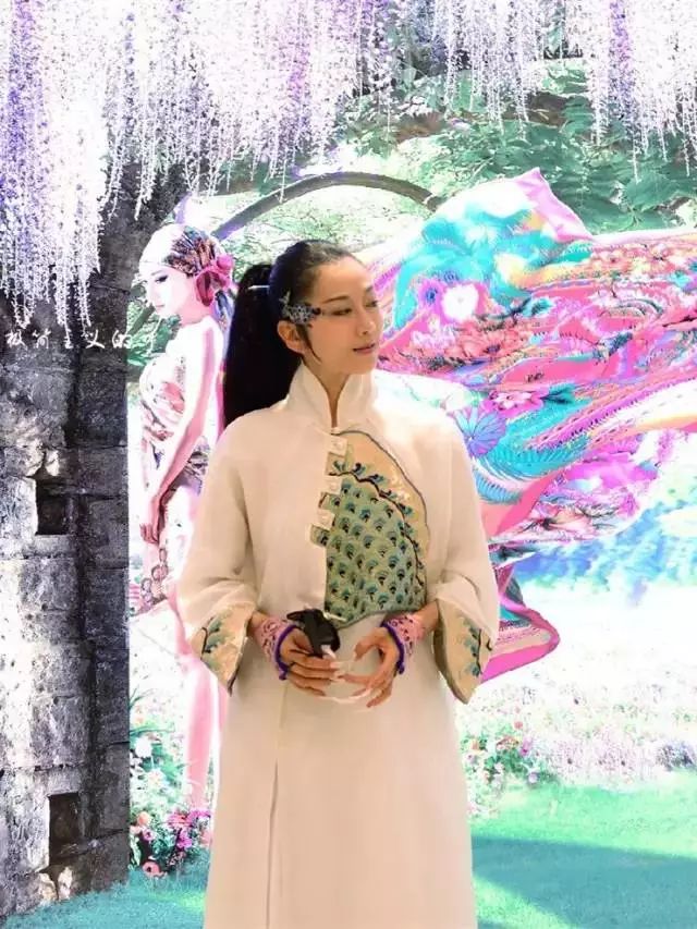 素食女神楊麗萍的「自我禪修」：60多歲的女人怎麼能美成這樣？