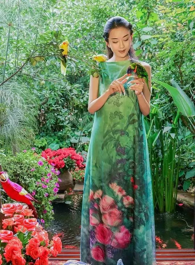 素食女神楊麗萍的「自我禪修」：60多歲的女人怎麼能美成這樣？