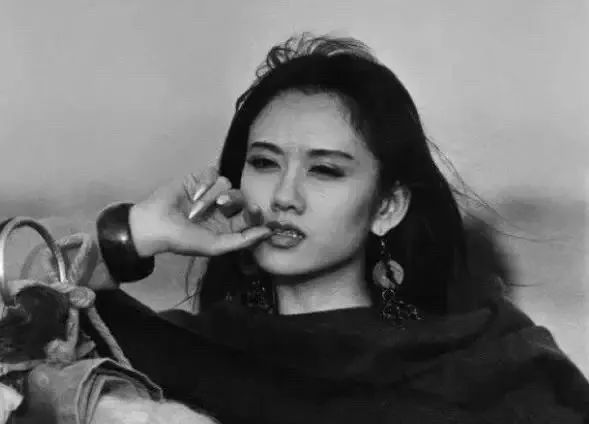 素食女神楊麗萍的「自我禪修」：60多歲的女人怎麼能美成這樣？