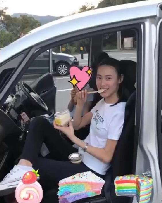 梁洛施罕見首曬兒子正臉照，感慨10年單身媽媽很心酸