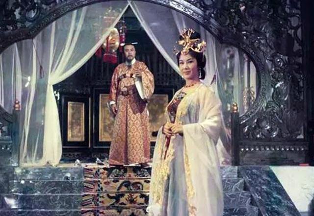 成龍喊她為媽媽 更比劉曉慶還豁得出去 傳奇女星93歲去世令人難忘
