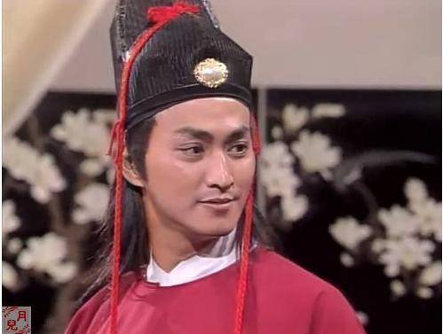 身家過億57歲仍單身，曾與劉德華平起平坐跟女神范冰冰是親兄妹~