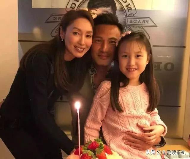 娛樂圈愛「吃軟飯」的男星，沒想到他們妻子個個身家上億！