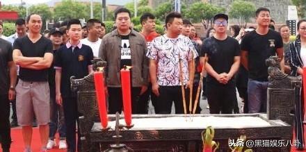 張丹峰風波過後新片角色被替換，洪欣將首現內地品牌活動自信滿滿！
