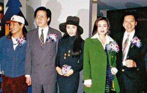 (50歲張敏近照曝光！老公竟是冷峻帥哥！三字點評周星馳太準確！