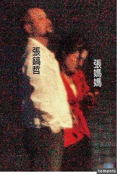 紅極一時的情歌王子！為照顧患癌妻子退出歌壇，卻和未離婚的張韶涵媽媽擁吻傳緋聞！