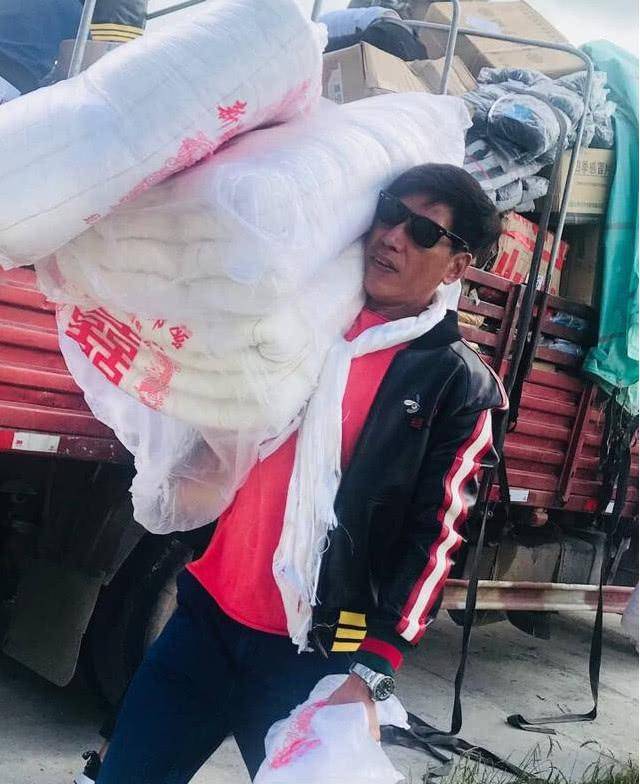 50歲張敏與56歲張耀揚同框，張敏依舊保持青春，烏鴉哥卻變成這樣了，網友：保養真的很重要