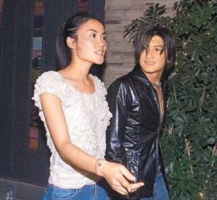 王菲做了什麼被網友罵「活該、作妖」，惹得謝賢對她放狠話撕破臉