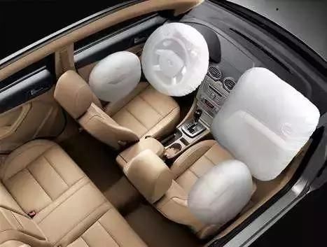 汽車的後排座位比前排安全？答案令人驚訝！